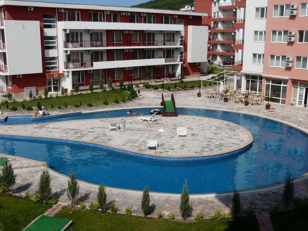 Private Apartments In Privilige Fort Beach النايت المظهر الخارجي الصورة