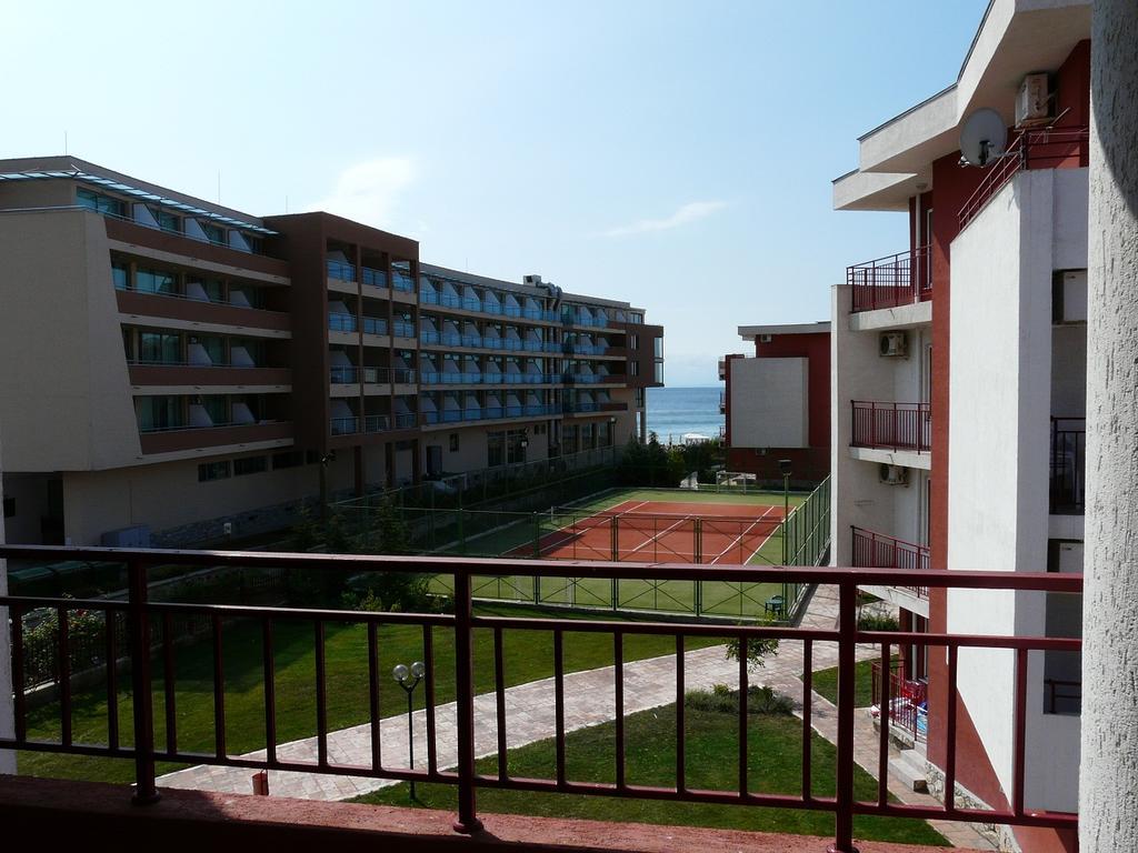 Private Apartments In Privilige Fort Beach النايت المظهر الخارجي الصورة