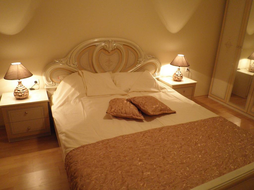 Private Apartments In Privilige Fort Beach النايت المظهر الخارجي الصورة