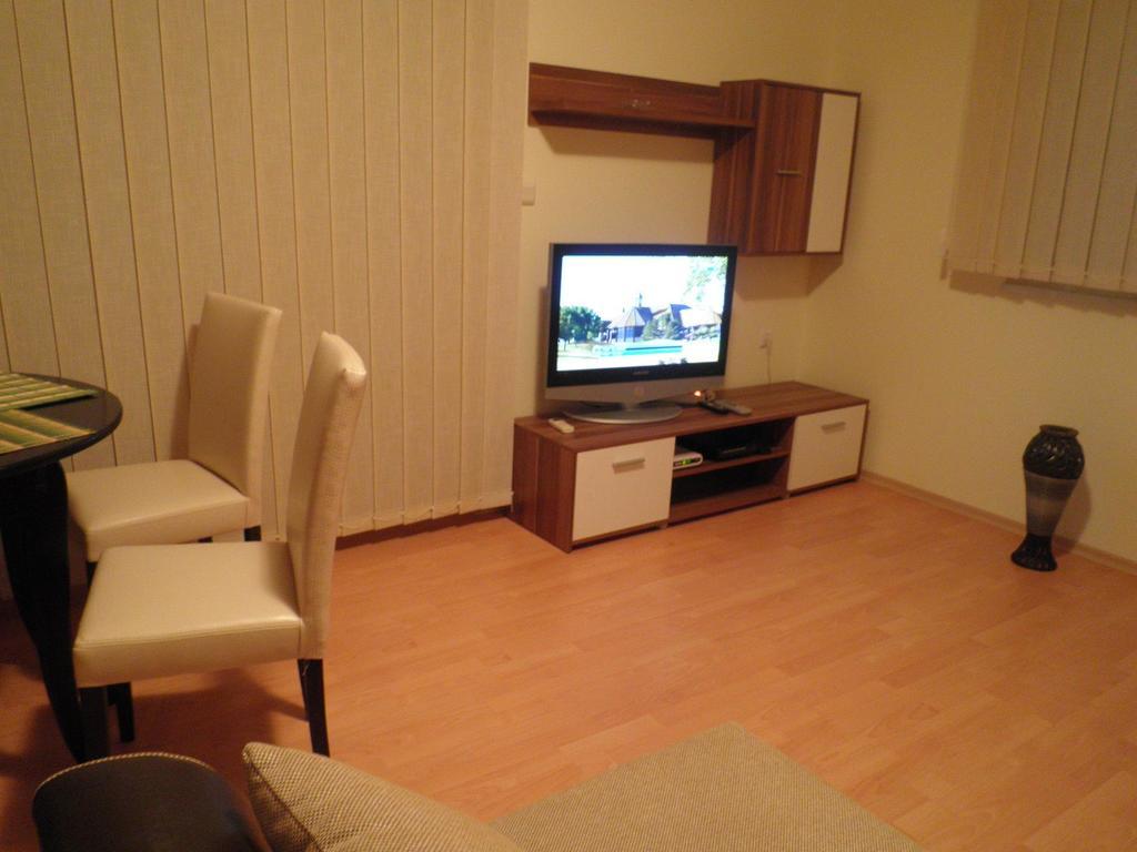 Private Apartments In Privilige Fort Beach النايت المظهر الخارجي الصورة