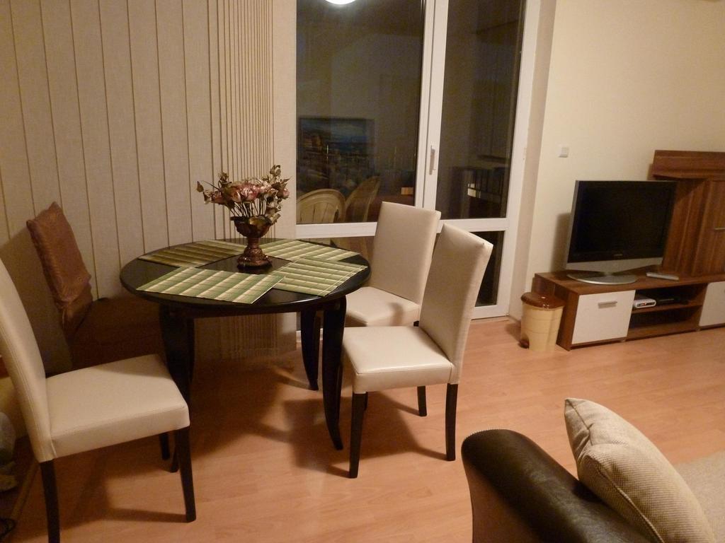 Private Apartments In Privilige Fort Beach النايت المظهر الخارجي الصورة