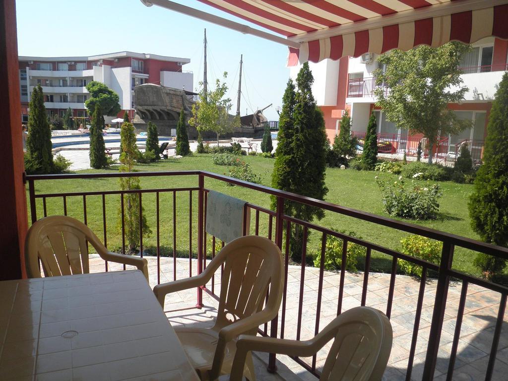 Private Apartments In Privilige Fort Beach النايت المظهر الخارجي الصورة