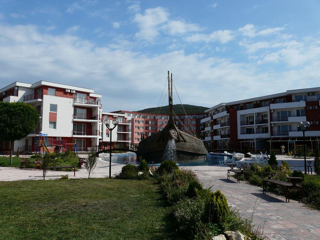Private Apartments In Privilige Fort Beach النايت المظهر الخارجي الصورة