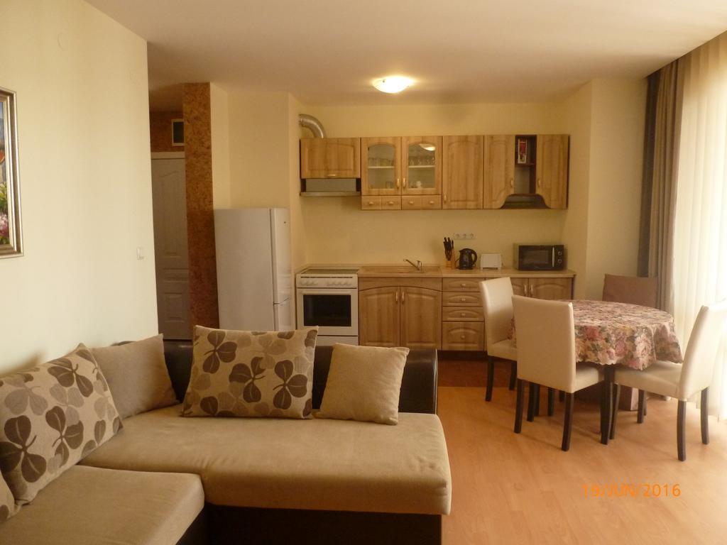Private Apartments In Privilige Fort Beach النايت المظهر الخارجي الصورة